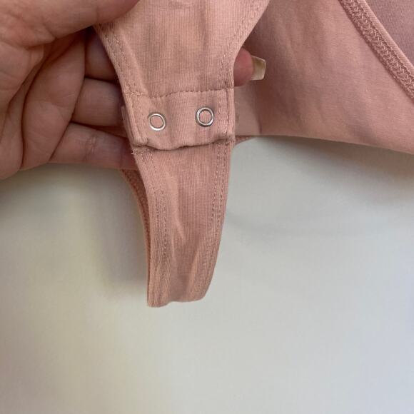 Express Dusty Pink Off Shoulder Flare Sleeve Bodysuit Large - Picture 3 of 7